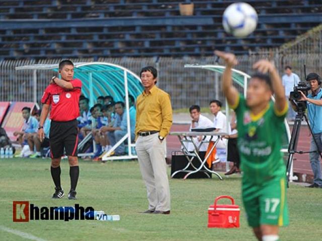 Bóng đá - HLV đội Cần Thơ: “Thua thì nhìn đâu cũng thấy vi trùng”