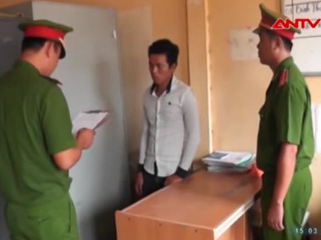 Video An ninh - Bênh anh, em trai rút dao chém người