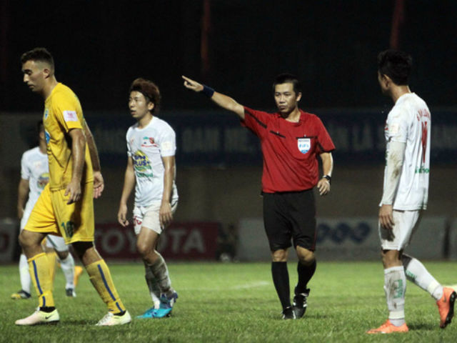 Bóng đá - Cầu thủ HAGL “tố” trọng tài