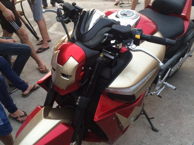 Ô tô - Xe máy - Suzuki B-King lột xác thành "Iron Man" bằng gói độ 150 triệu đồng