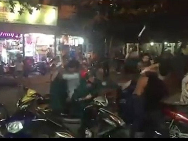 Pháp luật - Tạm đình chỉ công tác 6 dân quân đánh người vi phạm GT