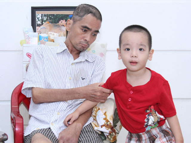 Hậu trường phim - Cuộc sống của Nguyễn Hoàng đã "dễ thở" sau bạo bệnh