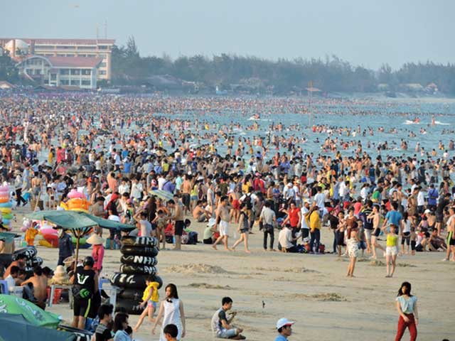 Tin tức trong ngày - Vũng Tàu thành lập đội trật tự bãi biển