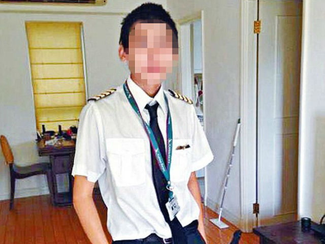 Bạn trẻ - Cuộc sống - Thanh niên sống ảo "nghiện" mặc đồ phi công