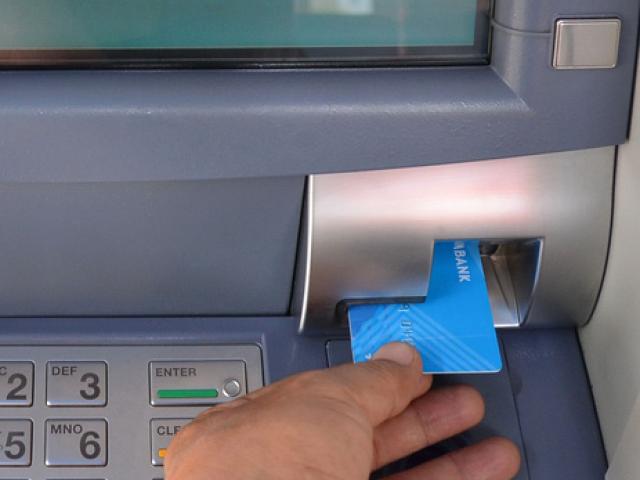 Kinh doanh - Có nhất thiết phải chuyển đổi thẻ ATM?