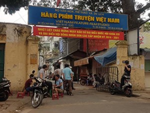 Phim - Bộ VH lên tiếng về việc bán rẻ Hãng phim truyện VN