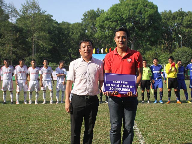 Bóng đá - Cầu thủ gặp cảnh khốn cùng được ủng hộ 40 triệu đồng