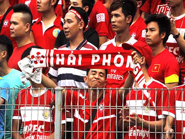 Bóng đá - "Bão" CĐV Hải Phòng làm nổi sóng sân Hàng Đẫy