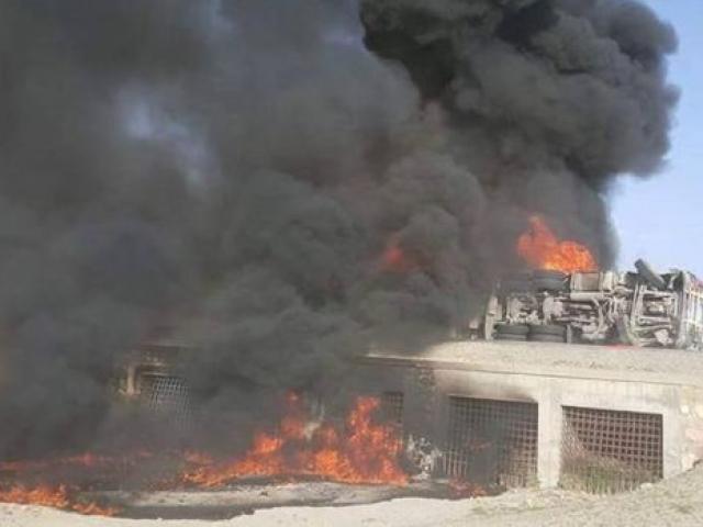 Xe bus đâm xe chở dầu ở Afghanistan, 73 người thiệt mạng