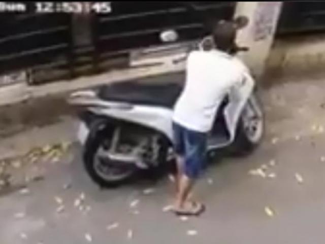 Pháp luật - Trộm bẻ khóa, 'cuỗm' xe máy SH trong vòng 10 giây