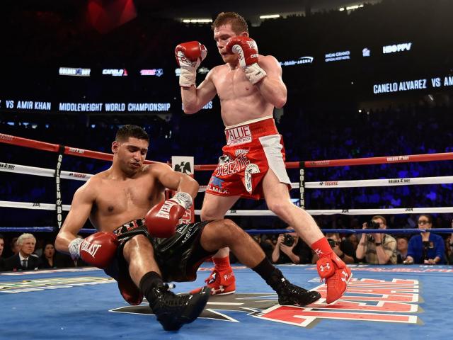 Thể thao - Hạ gục Amir Khan, Canelo đòi xử "Cậu bé vàng"