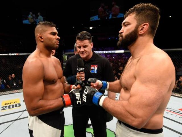 Thể thao - UFC: Quật ngã, "vờn mồi" rồi tung đòn chí tử