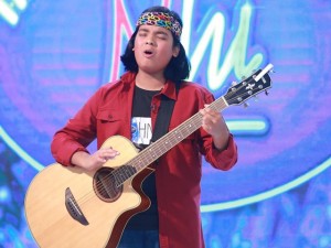 Ca nhạc - MTV - Thích thú cậu bé lai biết chơi 14 nhạc cụ ở VN Idol Kids