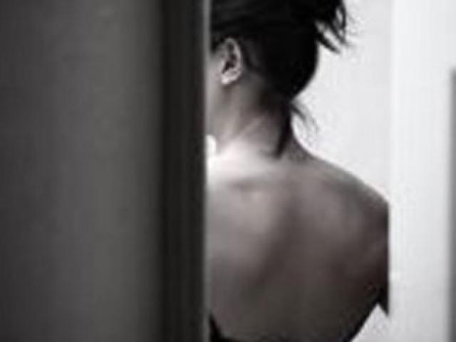 Pháp luật - Dùng ảnh "nóng" tống tiền người tình cũ