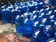 Thị trường - Tiêu dùng - Nước sạch đóng chai từ nguồn giếng khoan gần nghĩa địa