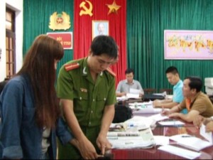 Pháp luật - Triệu tập 12 thiếu niên gây ra hàng loạt vụ trộm cướp