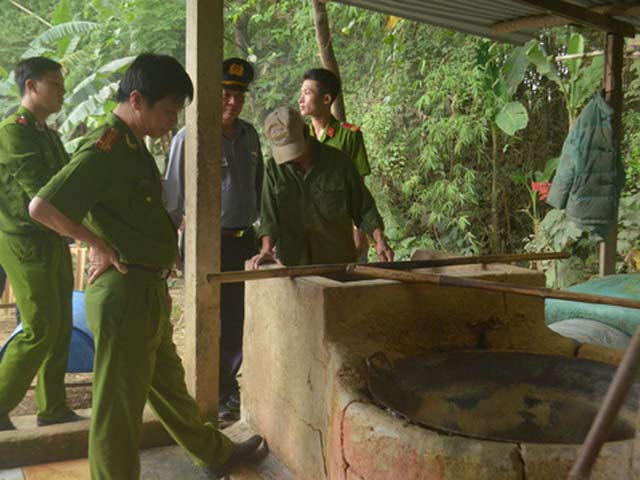 Tin tức trong ngày - Tẩm hóa chất Trung Quốc làm nở mỡ heo