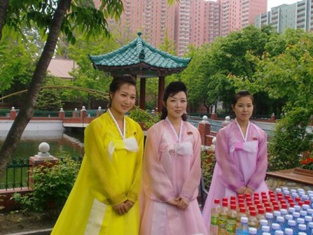 Thế giới - Nhà báo Nga ngỡ ngàng thấy dân Triều Tiên sung túc