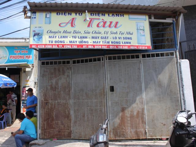 Tin tức trong ngày - 3 mẹ con nguy kịch nghi do dùng xăng tự thiêu