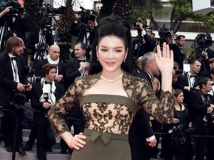 Phim - Lý Nhã Kỳ khoe vóc dáng kiêu sa trên thảm đỏ Cannes