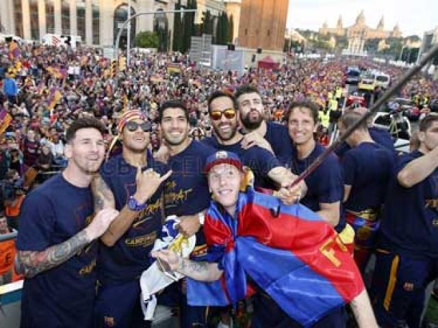 Barca ăn mừng rầm rộ: Xứ Catalunya muốn “vỡ tung”