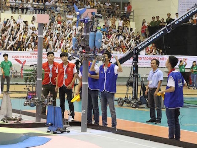 Nhà vô địch Robocon Việt Nam 2016: "Xử" đối thủ trong 19 giây