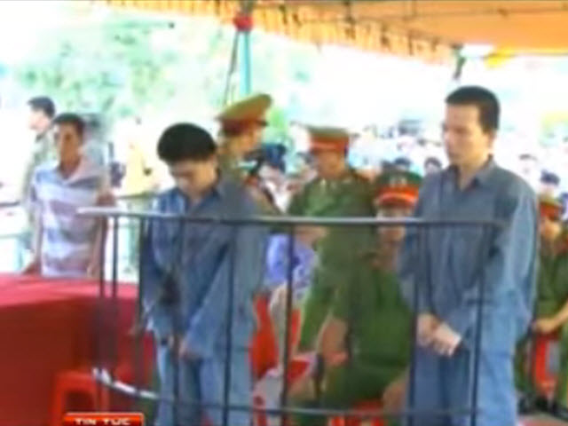 Video An ninh - Cho rằng bị coi thường, ra chợ mua dao đâm chết bạn