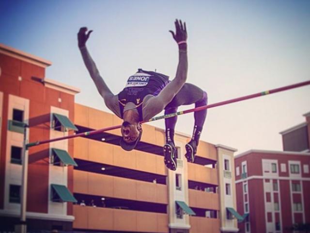 Thể thao - Chàng sinh viên lập kỷ lục với cú nhảy cao 2m31