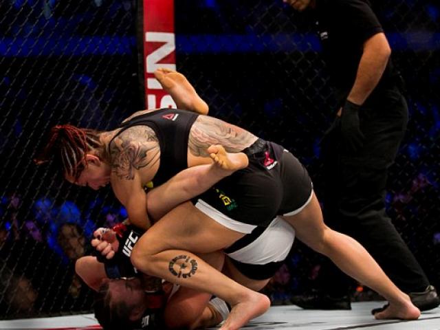 Thể thao - Ra mắt UFC, “Quái nữ” khiến mọi đối thủ e sợ