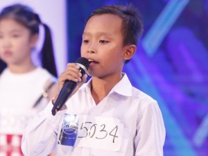 Ca nhạc - MTV - Isaac rơi nước mắt vì &quot;cậu bé hát đám cưới&quot;