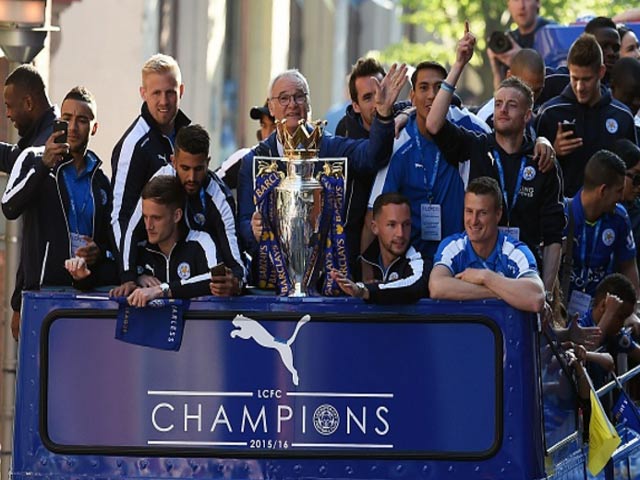 Bóng đá - Leicester City rước cúp: Bữa đại tiệc lịch sử