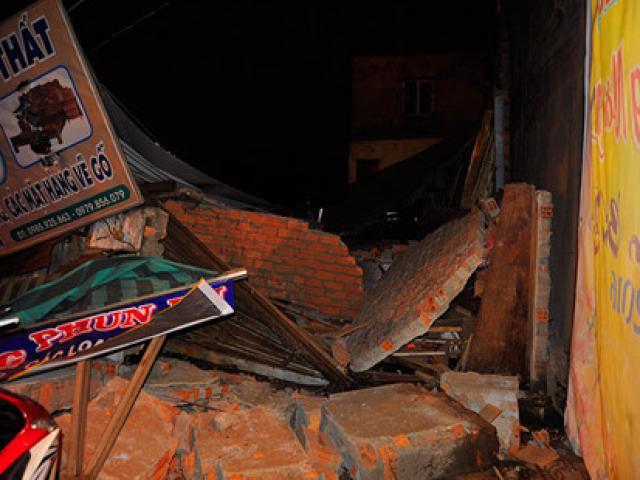 Tin tức trong ngày - Hàng trăm chiến sĩ phong tỏa ngôi nhà sập ở Đồng Nai