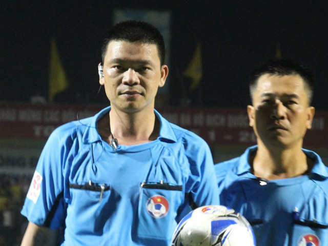 Bóng đá - Trọng tài Hà Anh Chiến ít cơ hội trở lại V-League