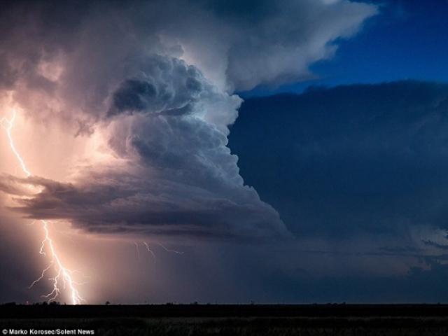 Thế giới - Ảnh: Vẻ đẹp rợn người của bão và vòi rồng "khủng" ở Mỹ