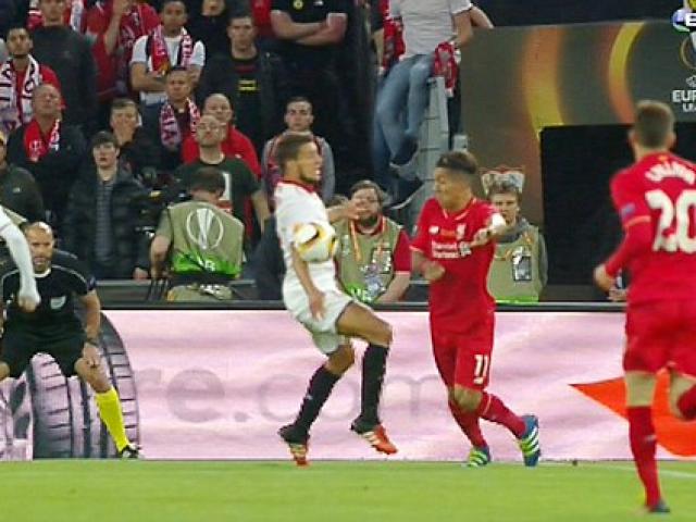 Bóng đá - Liverpool 3 lần mất penalty, trọng tài xử lý đúng