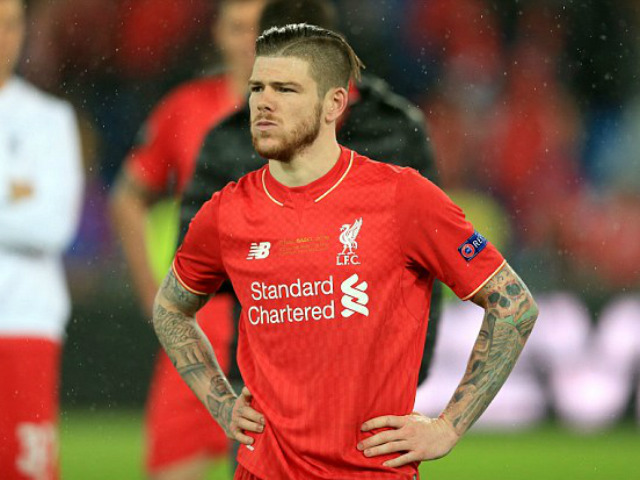 Bóng đá - Liverpool thua thảm, Moreno bị "ném đá" tơi bời