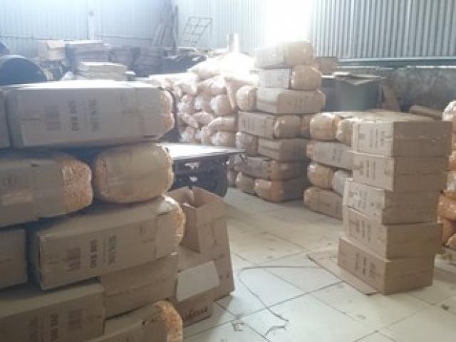 Thị trường - Tiêu dùng - Tạm giữ hơn nửa tấn bim bim ở cơ sở sản xuất trái phép