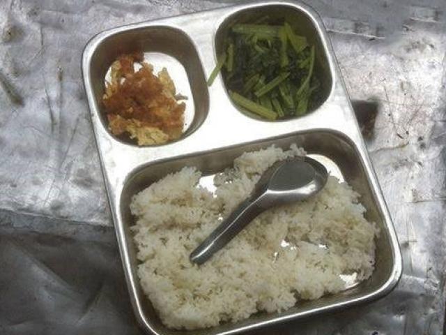 Giáo dục - du học - Suất ăn bán trú 15 nghìn khiến bao người xót xa: Trưởng phòng GD&amp;ĐT lên tiếng