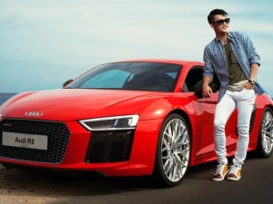 Ô tô - Xe máy - Công Vinh lịch lãm bên siêu xe Audi R8 V10 Plus