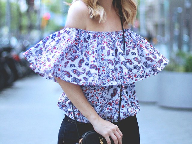 Thời trang công sở - 4 kiểu áo hở vai này, kiểu nào cũng đáng để thử