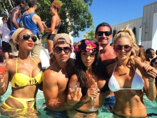 Tài chính - Bất động sản - Triệu phú "dân chơi" Úc: "Cuộc sống xa hoa là động lực để tôi làm việc"