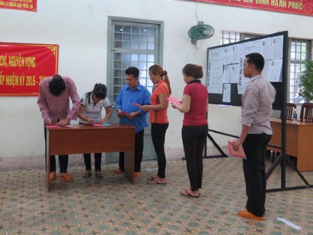 Tin tức trong ngày - 2.000 can phạm trại Chí Hòa xúc động đi bầu cử