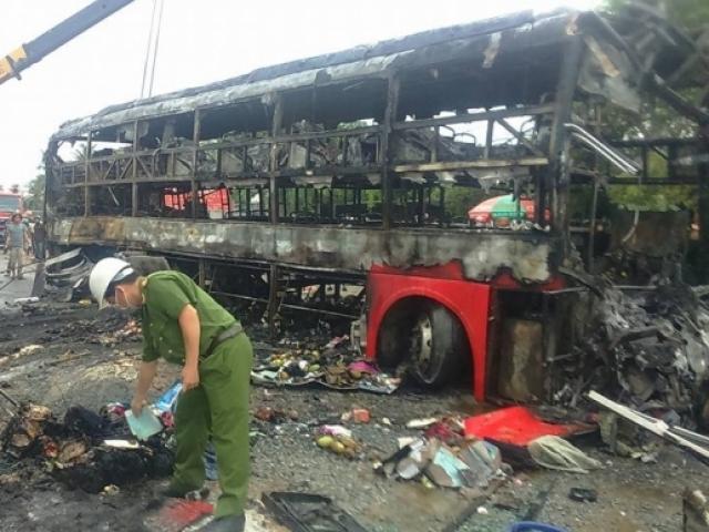 Tin tức trong ngày - Hé lộ hồ sơ 3 xe đâm nhau bốc cháy tại Bình Thuận