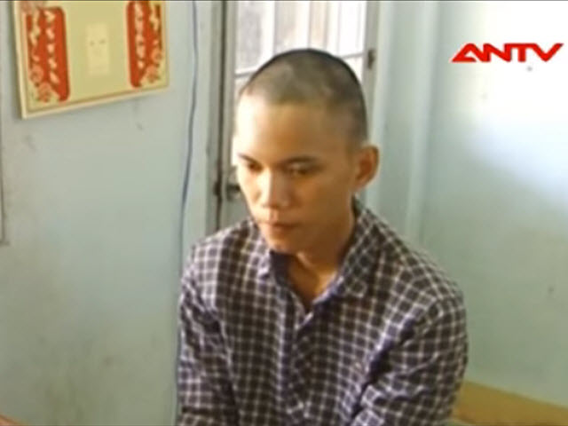 Video An ninh - Vợ bị tán tỉnh, chồng nổi cơn ghen vác dao chém người