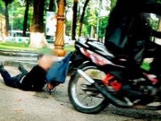 Pháp luật - Nghi án kề dao vào cổ cướp xe máy giữa ban ngày tại HN