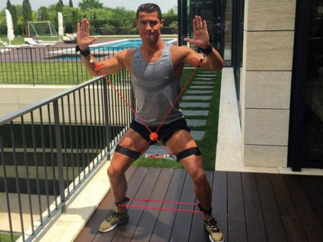 Bóng đá - Ronaldo "luyện công dị" chạy đua tới chung kết cúp C1