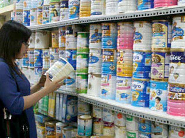 Thị trường - Tiêu dùng - Tháng 7, xem xét bỏ trần giá sữa cho trẻ dưới 6 tuổi