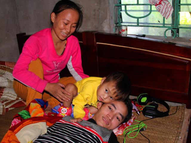 Bạn trẻ - Cuộc sống - Chuyện tình cổ tích của chàng trai liệt giường