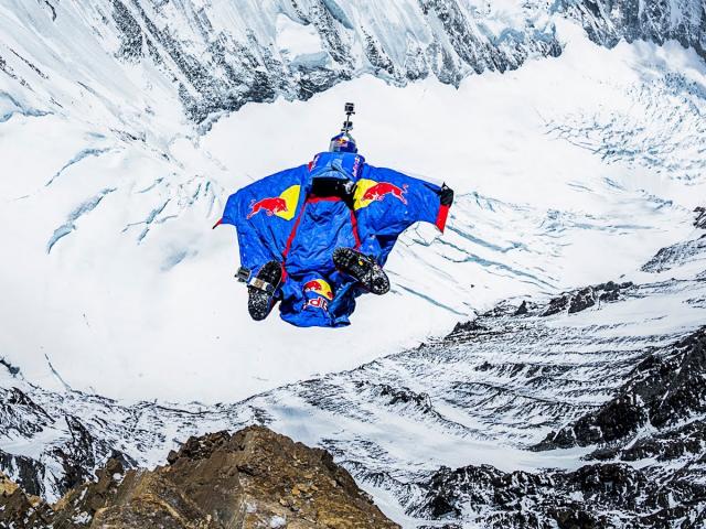 Thể thao - Độc nhất vô nhị: Thả mình từ nóc nhà thế giới