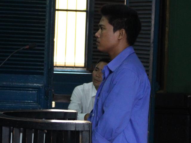 Pháp luật - Suýt bị đâm chết vì không đi ăn tối với người yêu cũ